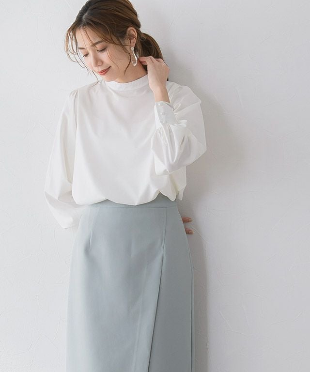 ハイネックボリュームブラウス