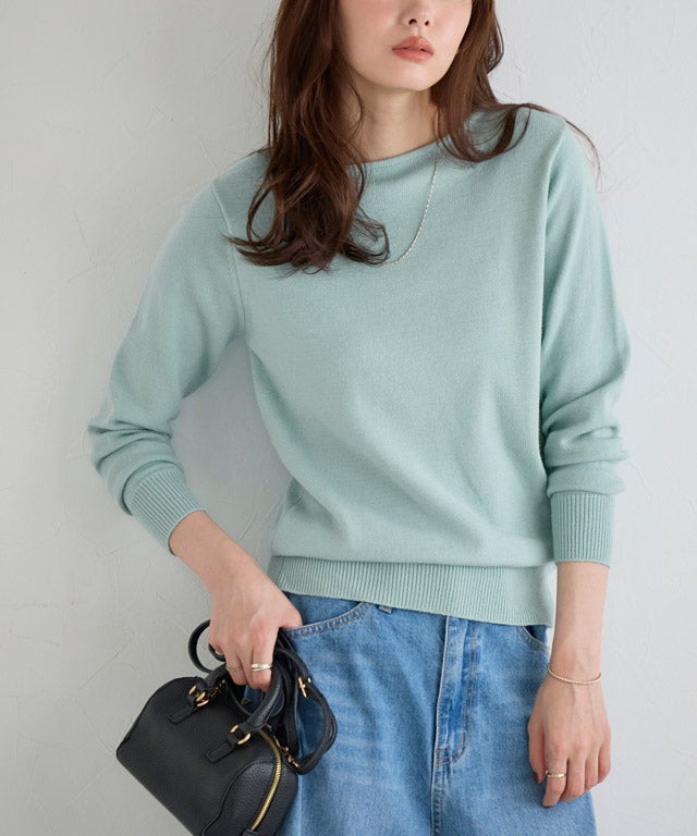 167cm / ネイビー / Vネック / M