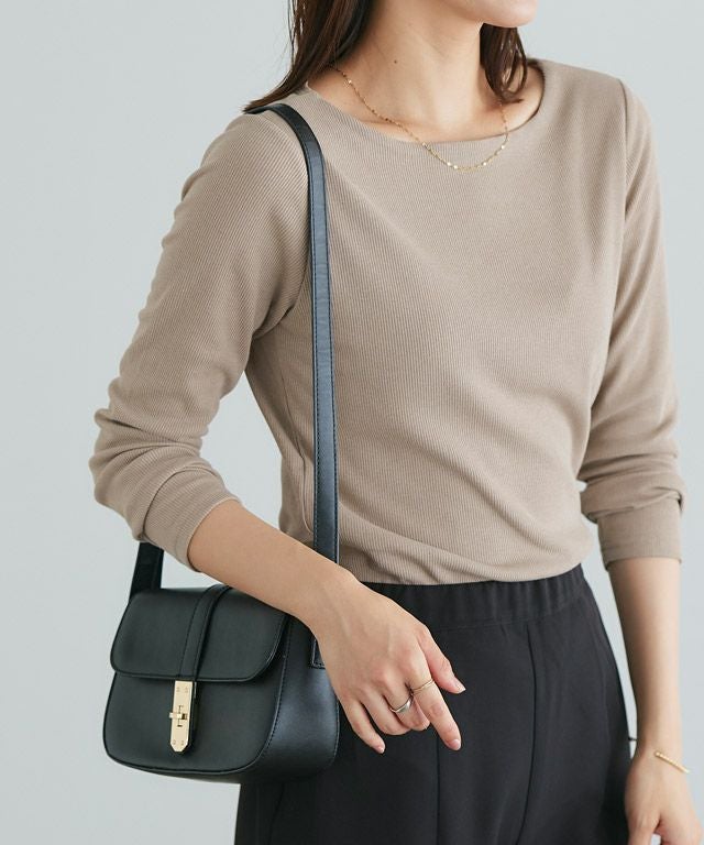 167cm / ライトベージュ / ボートネック / M