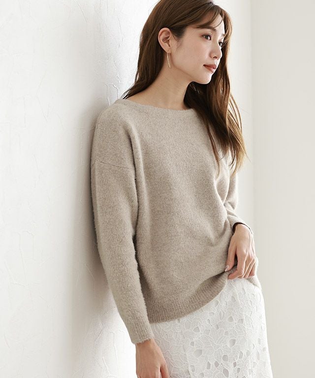 ふんわりシャギーボートネックニット