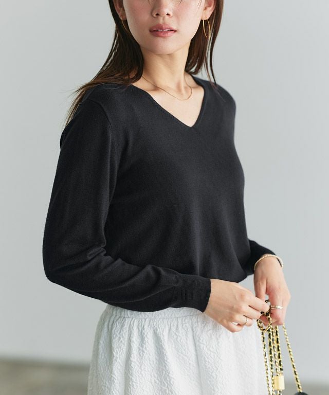 166cm / ブラック / Vネック / M