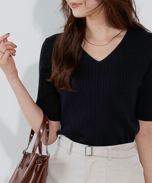 166cm / ブラック / Vネック / M