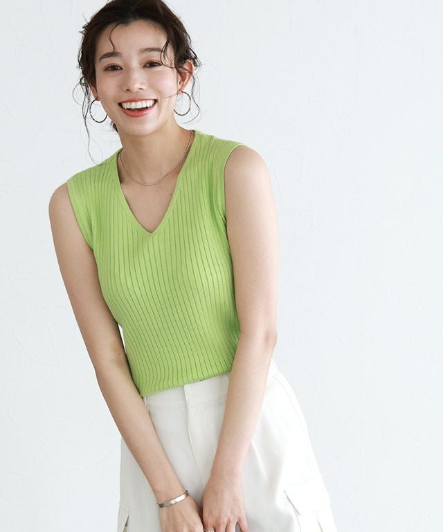 167cm / ライム / Vネック / M