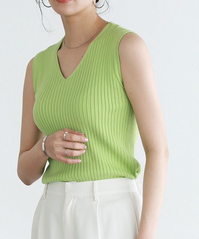 167cm / ライム / Vネック / M