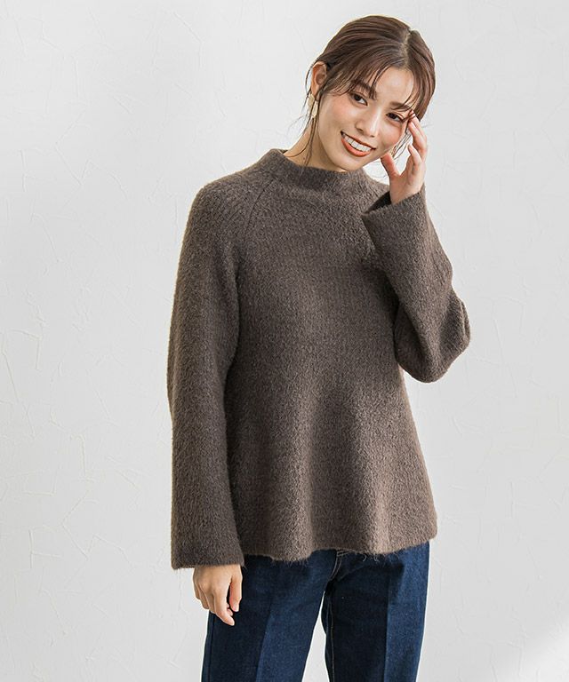ふんわりシャギーボトルネックフレアニット