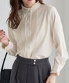 フリルネックピンタックブラウス