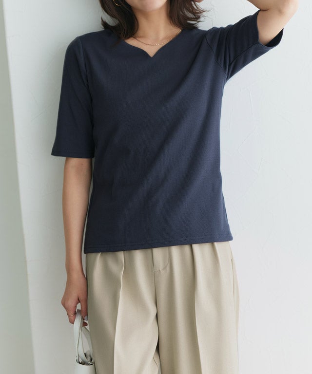 167cm / ネイビー / キーネック / M