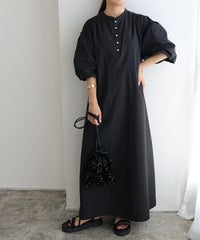 パールボタンギャザーワンピース