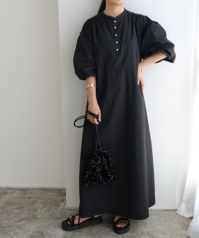 パールボタンギャザーワンピース