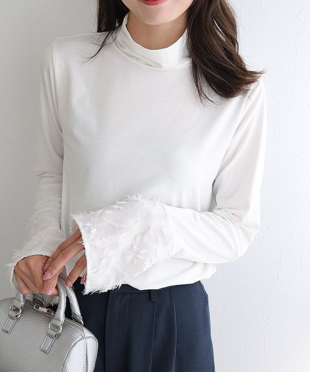 163cm / オフホワイト / タートルネック / フェザーカフス / M