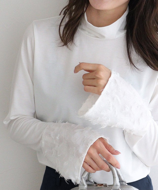 163cm / オフホワイト / タートルネック / フェザーカフス / M