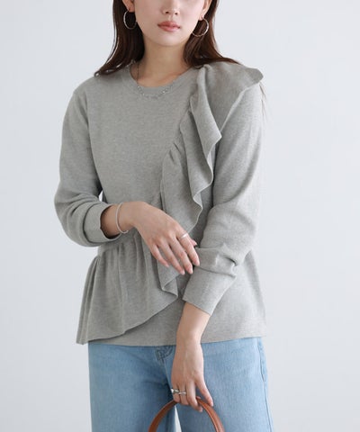 ラッフルデザインニット