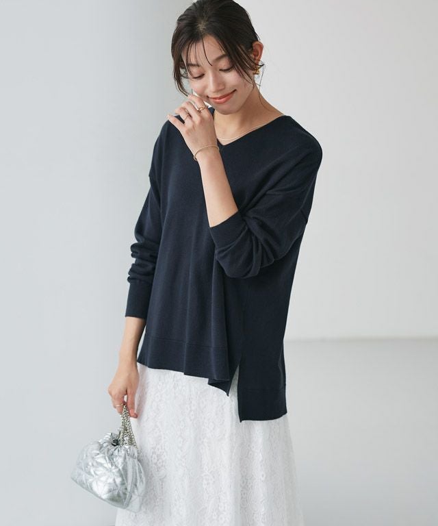 167cm / ネイビー / Vネック / M