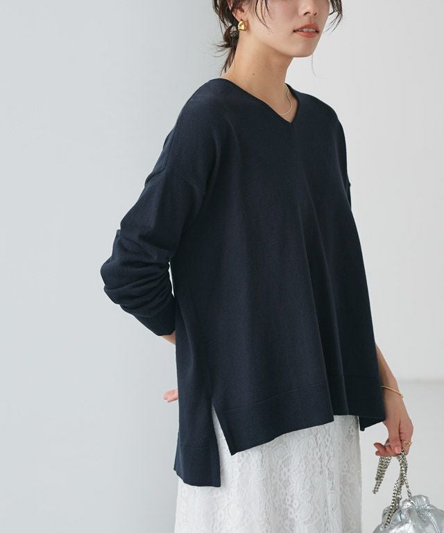167cm / ネイビー / Vネック / M