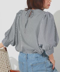ボリュームパフスリーブブラウス