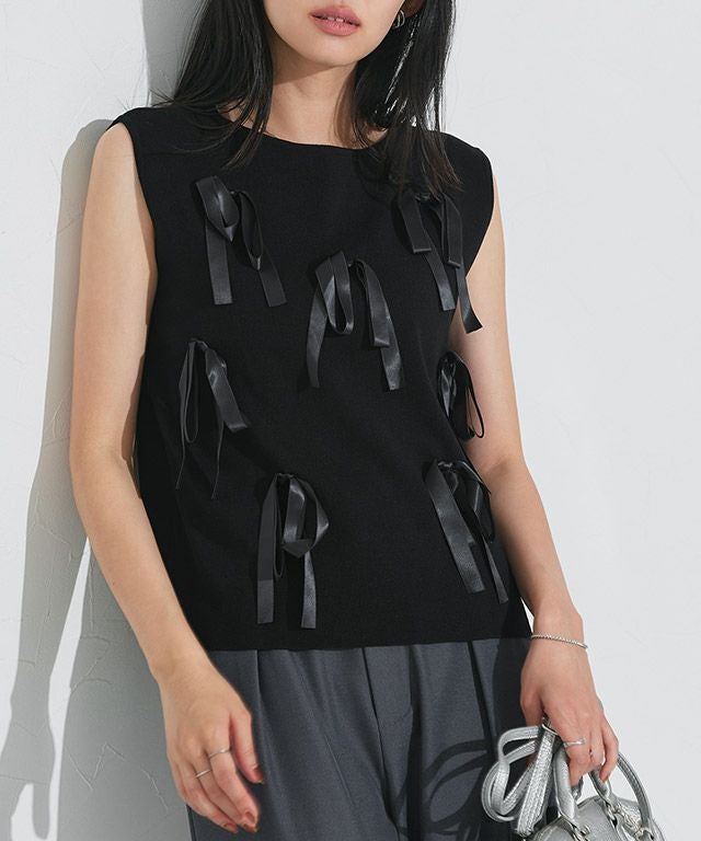 リボンモチーフノースリーブニット