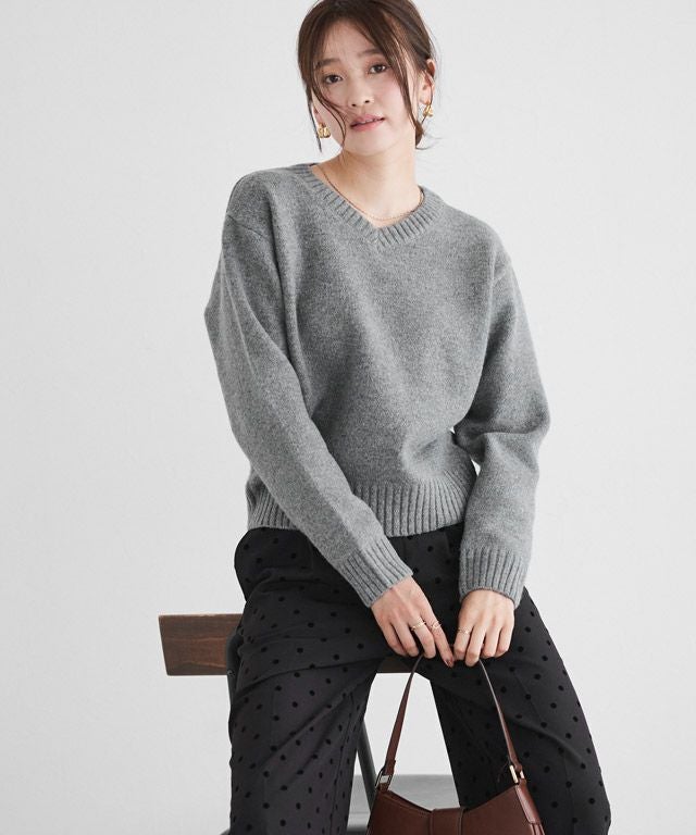 166cm / 無地 / チャコール / Vネック / M