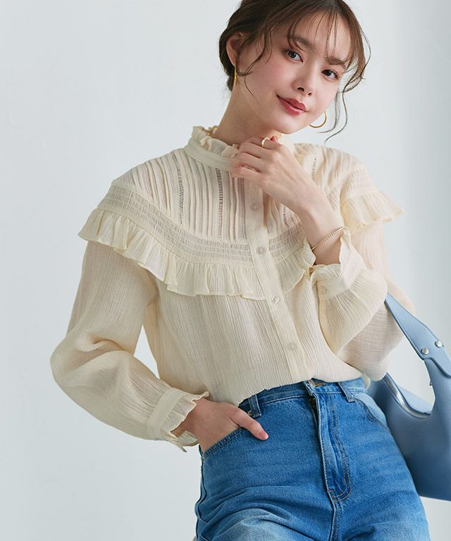 フリルシャーリングブラウス