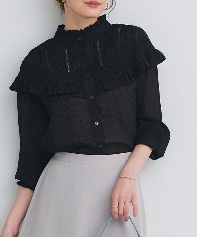 フリルシャーリングブラウス