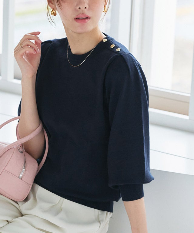 ゴールドボタンパフスリーブニット