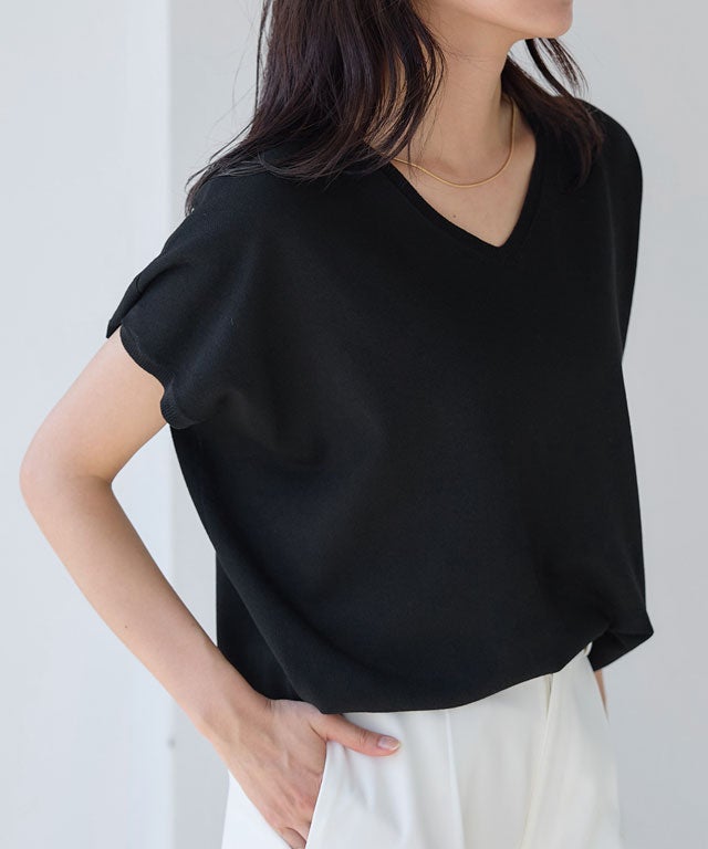 162cm / ブラック / Vネック / M