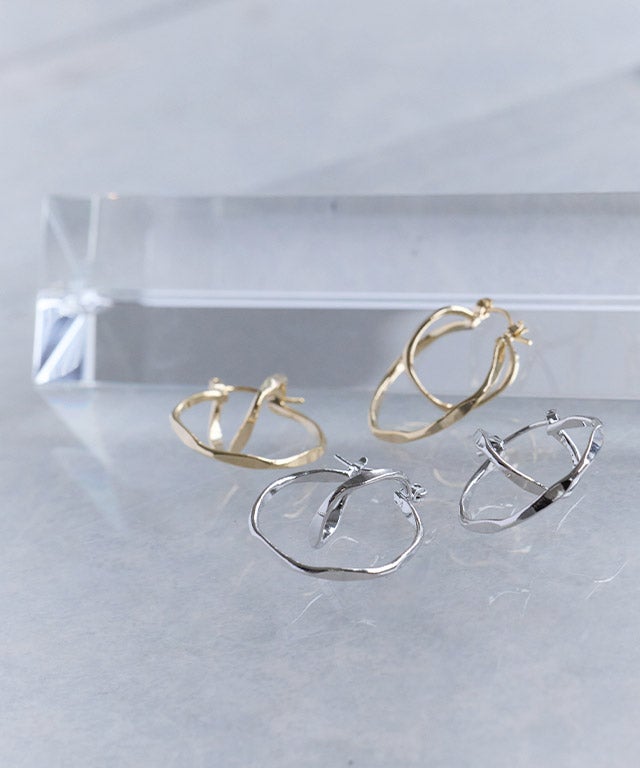 ダブルリングピアス